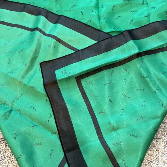 Authentic YSL silk scarf - Picture 10 of 10